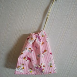 ★新品・未使用★ハンドメイド・女のコ向き・片開き給食袋・コップ入れなど★(ランチボックス巾着)