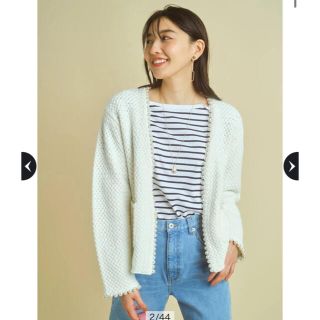 ジャスグリッティー(JUSGLITTY)のJUSGLITTY パール付ニットジャケット (white)(ノーカラージャケット)