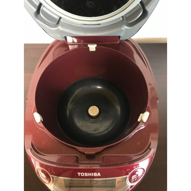 東芝(トウシバ)の東芝　炊飯器　3合 スマホ/家電/カメラの調理家電(炊飯器)の商品写真