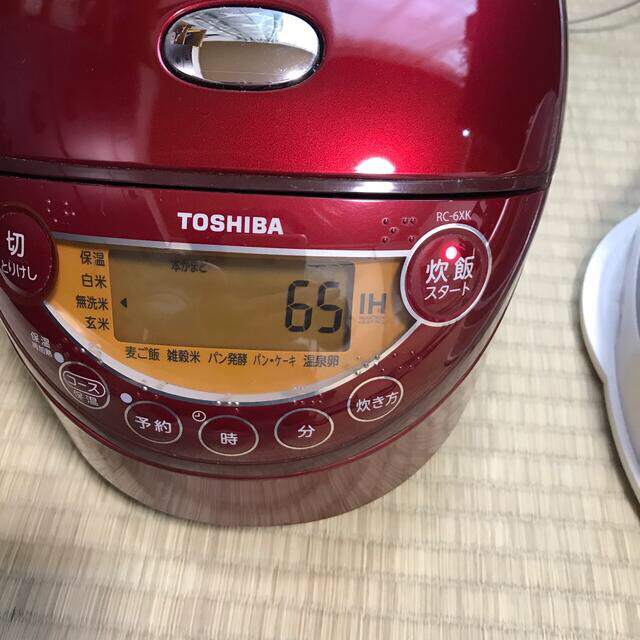 東芝(トウシバ)の東芝　炊飯器　3合 スマホ/家電/カメラの調理家電(炊飯器)の商品写真