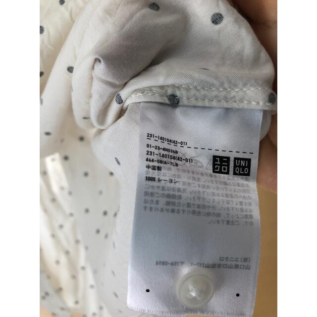 UNIQLO(ユニクロ)のユニクロ　ドット柄　棒タイブラウス レディースのトップス(シャツ/ブラウス(半袖/袖なし))の商品写真