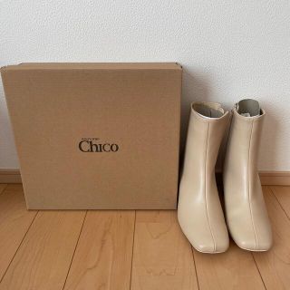 フーズフーチコ(who's who Chico)のスクエアショートブーツ(ブーツ)