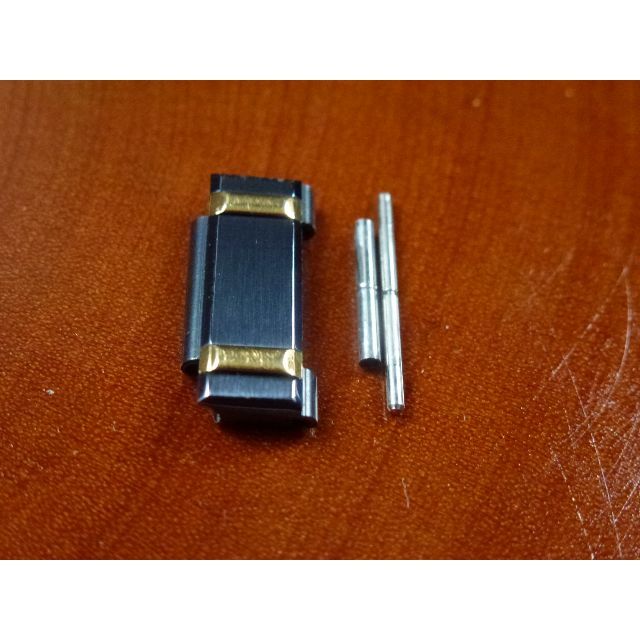 CORUM(コルム)の【 コルム・アドミラルズカップガンブルー メンズ  ベルトコマ  】   メンズの時計(金属ベルト)の商品写真