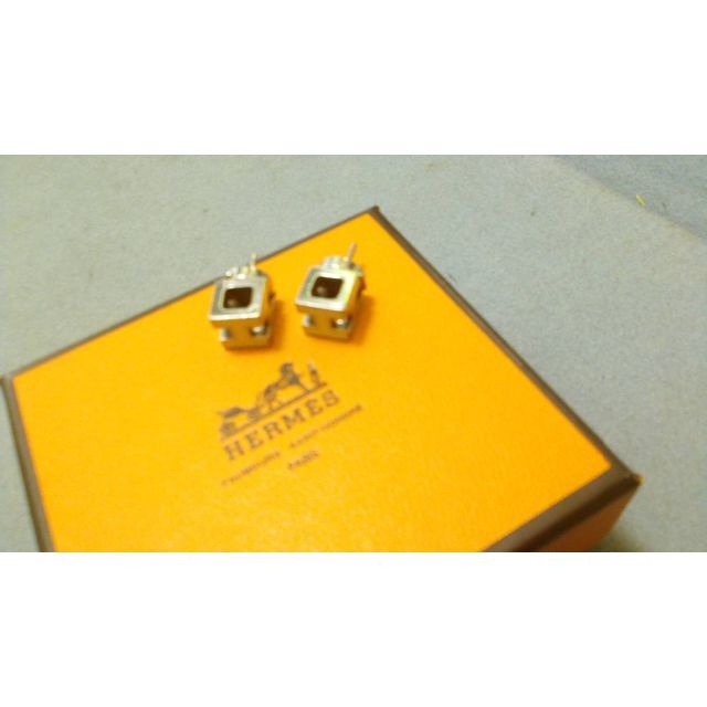 HERMES(エルメス)Hキューブ ピアス カージュドアッシュシルバー