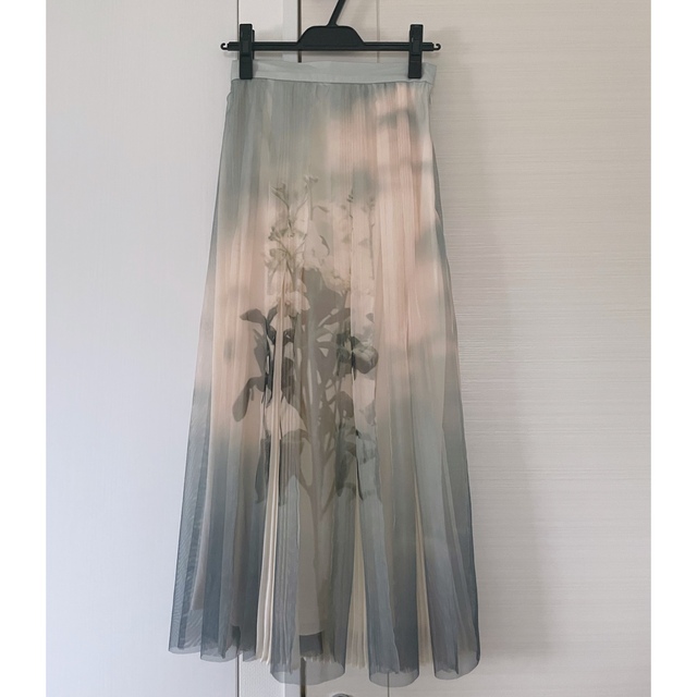 Ameri VINTAGE(アメリヴィンテージ)のAMERI SAYO NAGASE SPRING EVENING SKIRT レディースのスカート(ロングスカート)の商品写真