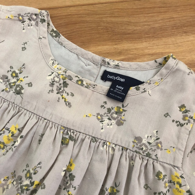 babyGAP(ベビーギャップ)のマイミ様専用✴︎ベビー服3点セット90㎝ キッズ/ベビー/マタニティのキッズ服女の子用(90cm~)(ブラウス)の商品写真