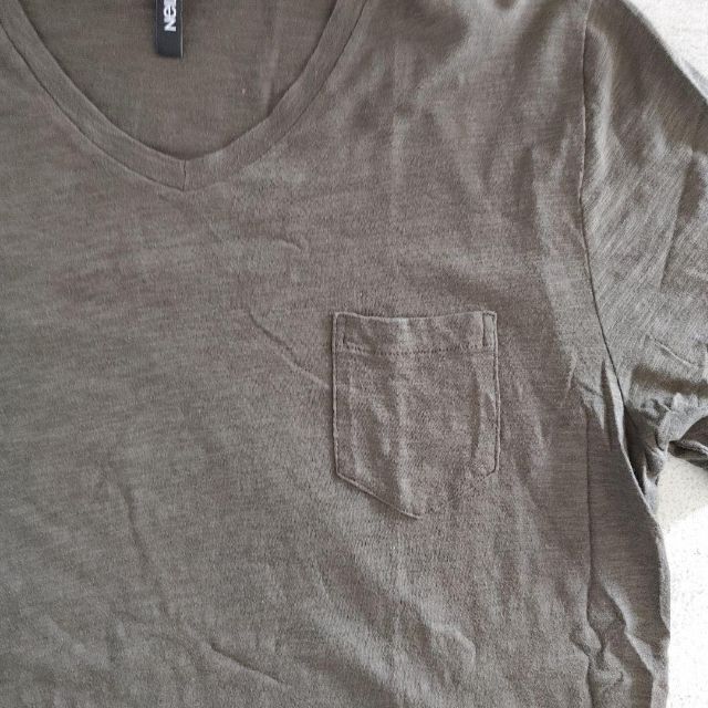 NEIL BARRETT(ニールバレット)のニールバレット　メンズ　半袖Vネック　Tシャツ メンズのトップス(Tシャツ/カットソー(半袖/袖なし))の商品写真