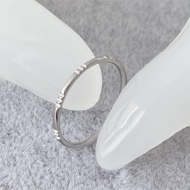 1mm デザインカットリング シルバー ピンキーリング ステンレスリング レディースのアクセサリー(リング(指輪))の商品写真