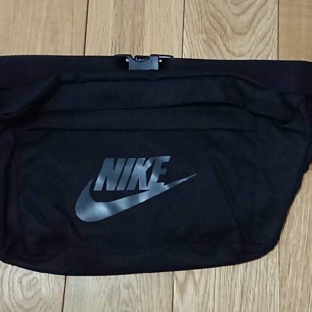 NIKE(ナイキ)のNIKE ナイキ ウエストバッグ ヒップバッグ テック ヒップパック ブラック メンズのバッグ(ウエストポーチ)の商品写真