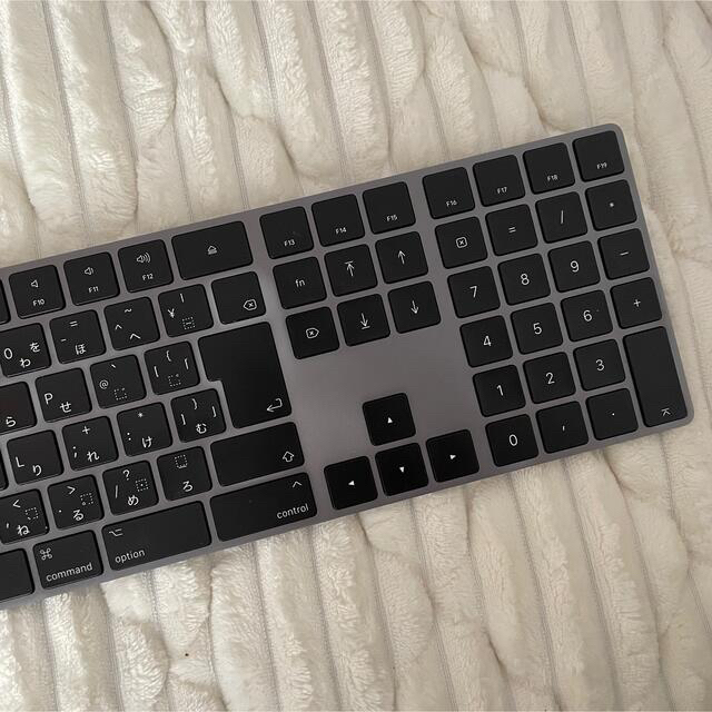 Apple(アップル)の17日23:59まで！Apple magic keyboard スペースグレイ スマホ/家電/カメラのPC/タブレット(PC周辺機器)の商品写真