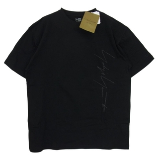 ヨウジヤマモト(Yohji Yamamoto)のヨウジヤマモト POUR HOMME NEW ERA 21SS ロゴ Tシャツ(シャツ)
