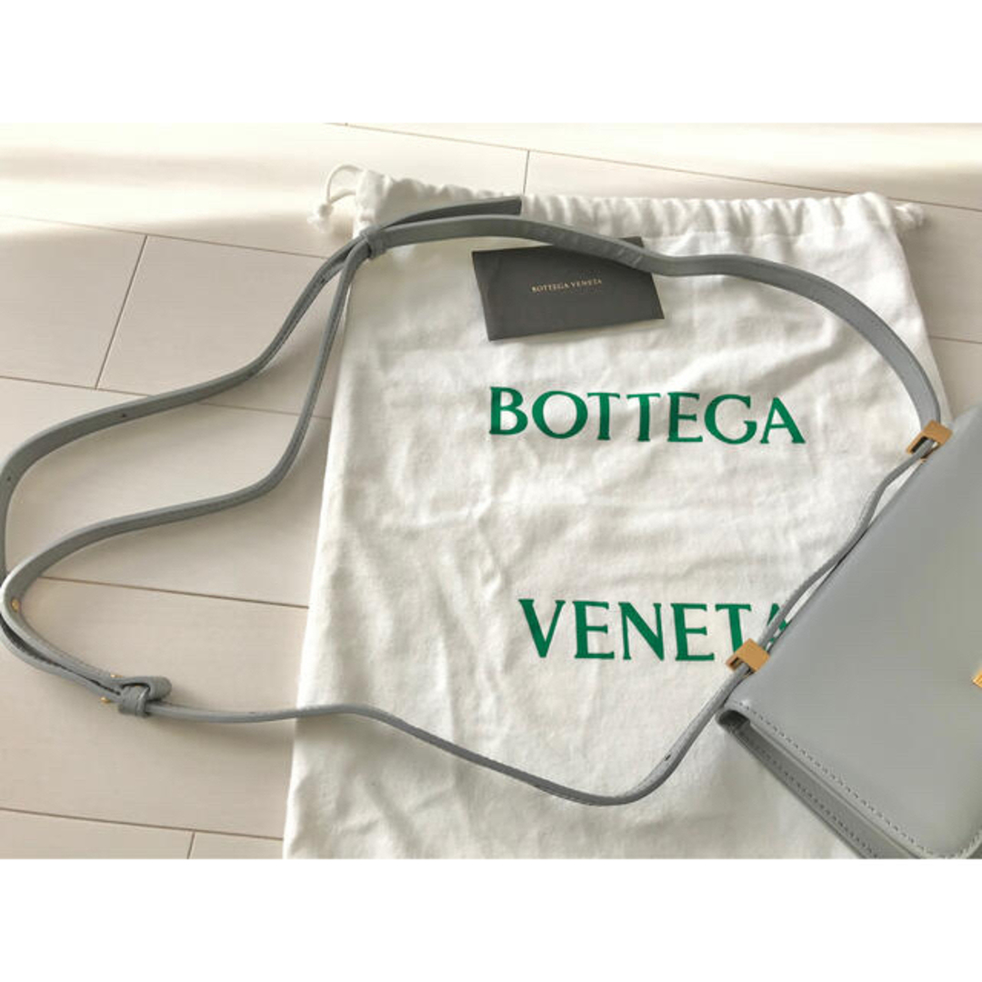 Bottega Veneta(ボッテガヴェネタ)のBottega Veneta ミニ　ザクラシック　バッグ　新品 レディースのバッグ(ショルダーバッグ)の商品写真