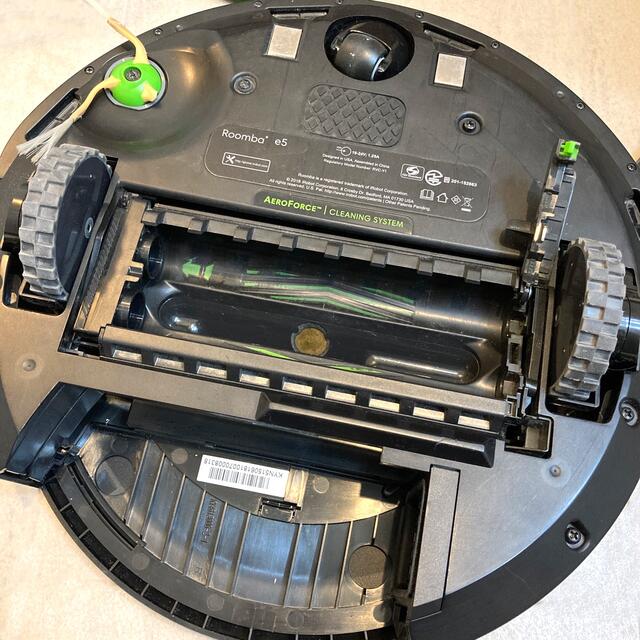 iRobot(アイロボット)のおまけ付き 値下不可‼️Roomba e5 ルンバ アイロボット ロボット掃除機 スマホ/家電/カメラの生活家電(掃除機)の商品写真