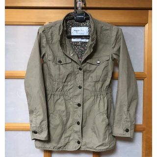 ギャップキッズ(GAP Kids)のGAP ウインドブレーカー　カーキ　小花柄(ジャケット/上着)