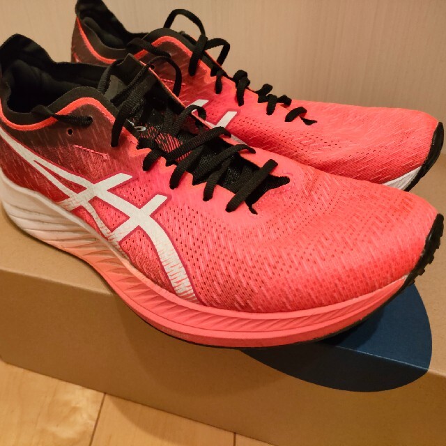 asics(アシックス)のASICS アシックス マジックスピード MAGIC SPEED 28cm スポーツ/アウトドアのランニング(シューズ)の商品写真