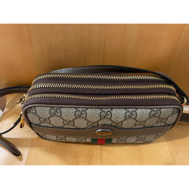 携帯ケース　美品　GUCCI グッチショルダーバッグGGスプリーム