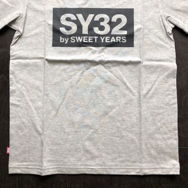 SWEET YEARS(スウィートイヤーズ)の新品 未使用 正規 希少 SY32 SWEETYEARS ロゴ入Ｔシャツ グレー メンズのトップス(Tシャツ/カットソー(半袖/袖なし))の商品写真