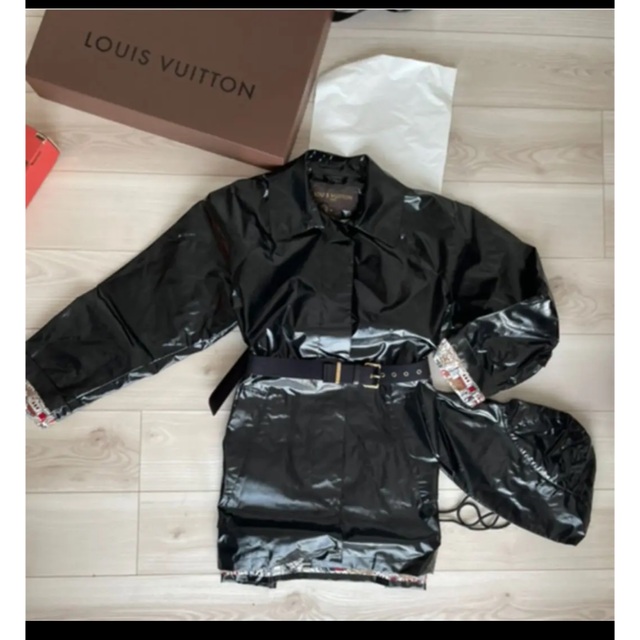 LOUISVUITTON  新品、未使用 レインコート　梅雨の今レインコート