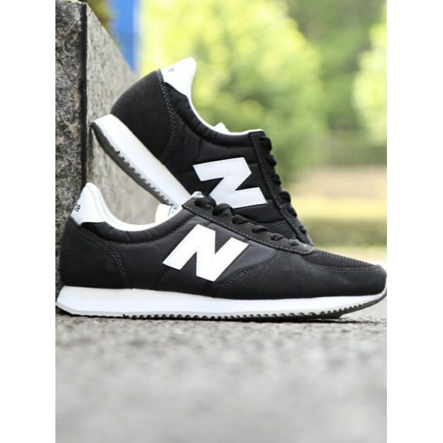 New Balance(ニューバランス)の完売しました。。。。。✨25.5✨綺麗めコーデ必見✨ニューバランス U220BK レディースの靴/シューズ(スニーカー)の商品写真