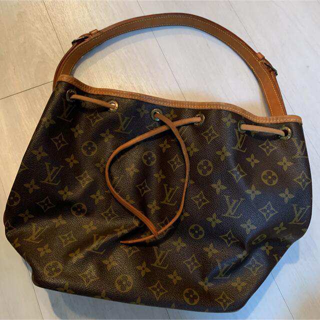 LOUIS VUITTON  巾着型 ショルダーバッグ