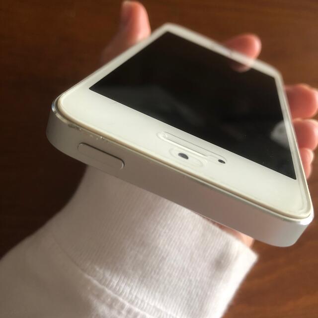 iPhone(アイフォーン)のiPhone 5s シルバー SIMカードなし 16GB スマホ/家電/カメラのスマートフォン/携帯電話(スマートフォン本体)の商品写真