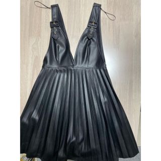 ザラ(ZARA)のZARA♡フェイクレザープリーツワンピース＊size XS(ひざ丈ワンピース)