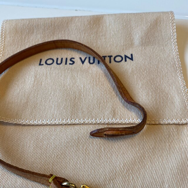 LOUIS VUITTON(ルイヴィトン)のルイヴィトン　アクセサリーポーチのストラップUSED レディースのバッグ(ショルダーバッグ)の商品写真
