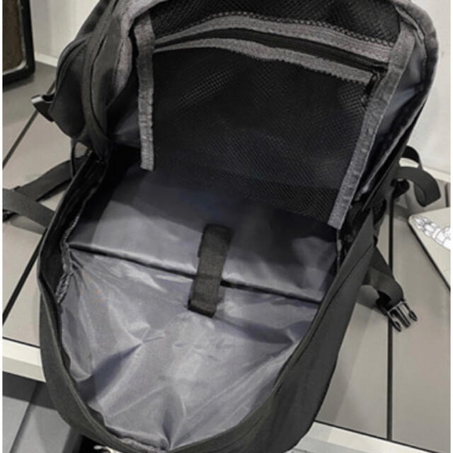 ZARA(ザラ)の【やくたい様】リュックサック ブラック　大容量　韓国　大人気　ユニセックス レディースのバッグ(リュック/バックパック)の商品写真