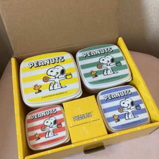 スヌーピー(SNOOPY)のお値下げ！未使用☆スヌーピー　保存容器4個セット(容器)