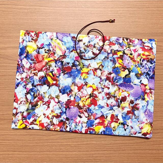 《 四六判》ブックカバー  ハンドメイド 花びら ブルー ハンドメイドの文具/ステーショナリー(ブックカバー)の商品写真