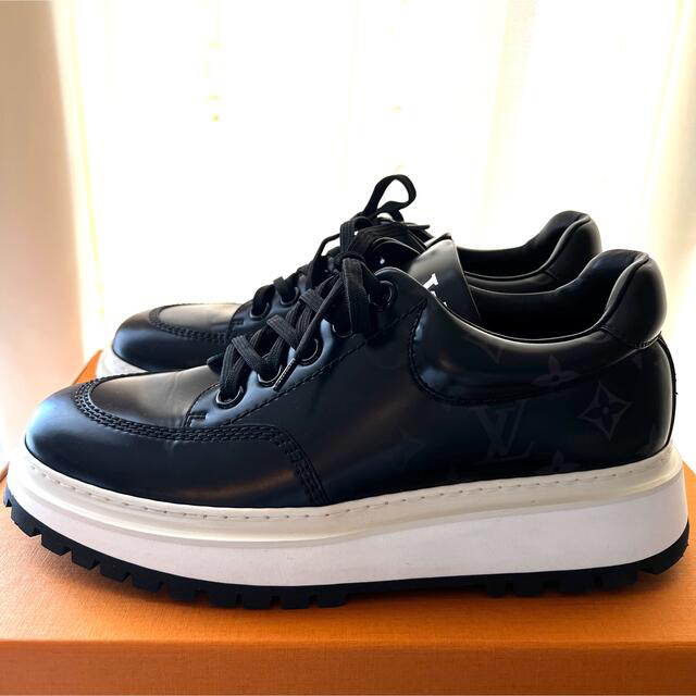 LOUIS VUITTON - ヴィトン スニーカー メンズ ブラック の通販 LOUIS VUITTON - ヴィトン スニーカー メンズ ブラック の通販