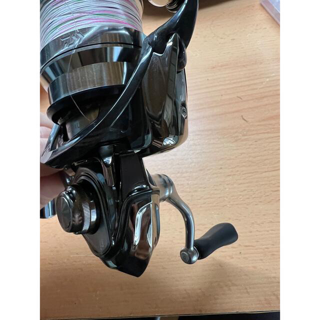 DAIWA(ダイワ)の最終値下げ　18 イグジスト　FC2500S-C スポーツ/アウトドアのフィッシング(リール)の商品写真