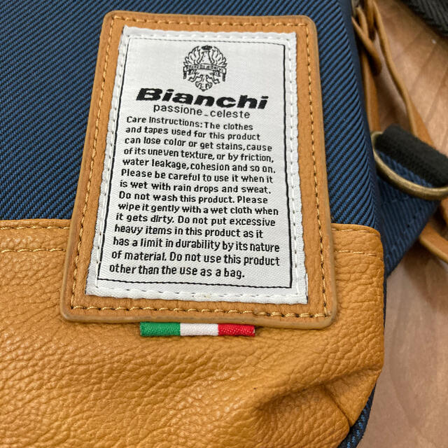 Bianchi(ビアンキ)の【専用】美品！Bianchi(ビアンキ) ボディバッグ ワンショルダーバッグ メンズのバッグ(ボディーバッグ)の商品写真