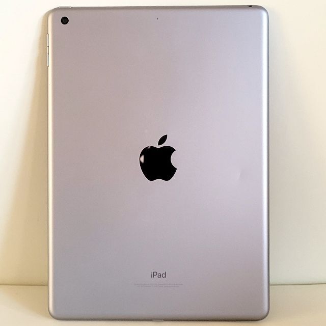 Apple(アップル)の【値下げ】iPad 第6世代 Wi-Fi 32GB スペースグレイ スマホ/家電/カメラのPC/タブレット(タブレット)の商品写真