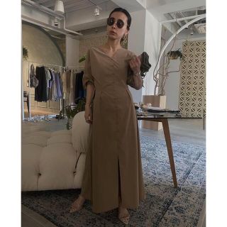 アメリヴィンテージ(Ameri VINTAGE)の【美品】LANTERN SLEEVE TUCK DRESS(ロングワンピース/マキシワンピース)