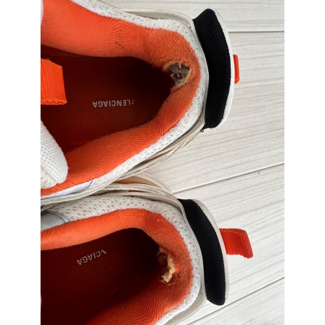 Balenciaga(バレンシアガ)のお値下げ‼︎【バレンシアガ　トラックトレーナー】ホワイトオレンジ レディースの靴/シューズ(スニーカー)の商品写真