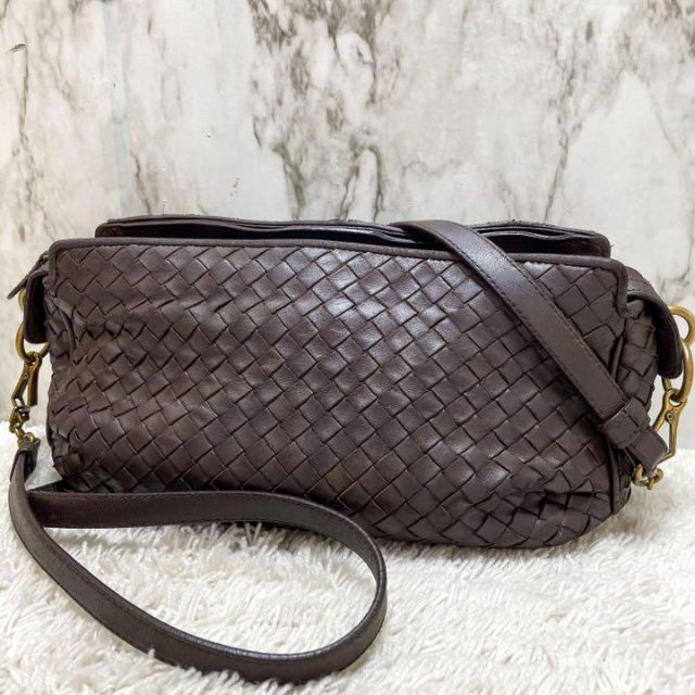 Bottega Veneta(ボッテガヴェネタ)のボッテガ イントレチャート レザー ショルダー バッグ ブラウン 茶色. レディースのバッグ(ショルダーバッグ)の商品写真