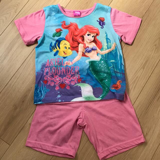 Disney(ディズニー)のディズニー　アリエル　パジャマ　110 ピンク　夏用 キッズ/ベビー/マタニティのキッズ服女の子用(90cm~)(パジャマ)の商品写真