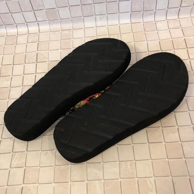 ZARA KIDS(ザラキッズ)の未使用　サンダル　21〜22cmくらい　ブラック　ビーサン レディースの靴/シューズ(サンダル)の商品写真