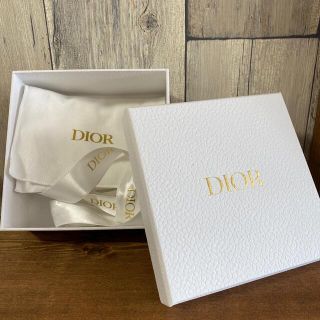 ディオール(Dior)のDIOR  箱　ラッピング　リボン　ギフト(ラッピング/包装)