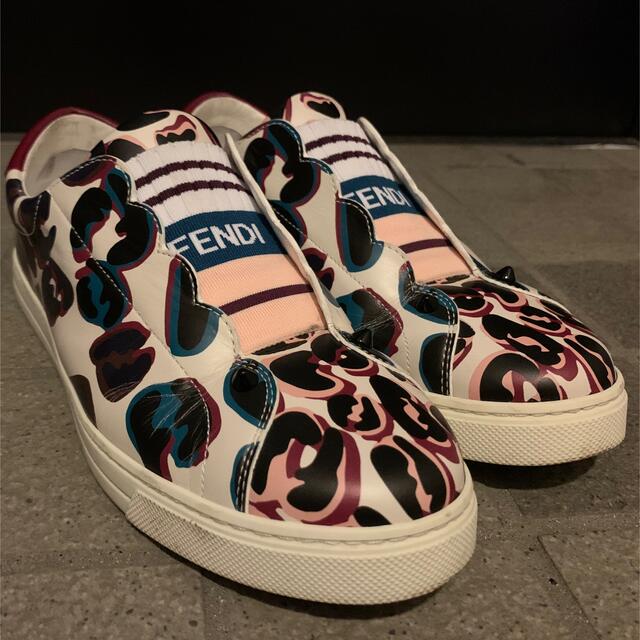 FENDI(フェンディ)のフェンディ　スニーカー メンズの靴/シューズ(スニーカー)の商品写真