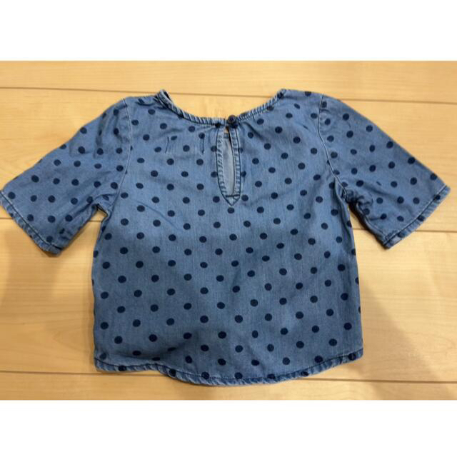 Old Navy(オールドネイビー)のOLD NAVY 18-24ヶ月　デニムドットトップス キッズ/ベビー/マタニティのキッズ服女の子用(90cm~)(Tシャツ/カットソー)の商品写真