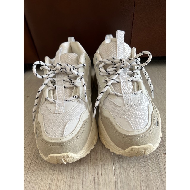 シューズ Akiii Classic 値下げ可能 韓国で大人気 Akiii Classic スニーカーの通販 By 0116yuria S Shop アキクラシックならラクマ ブランド