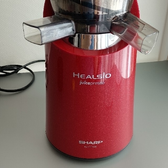 SHARP(シャープ)のSHARP Healsio juicepresso EJ-CF10A-R スマホ/家電/カメラの調理家電(ジューサー/ミキサー)の商品写真