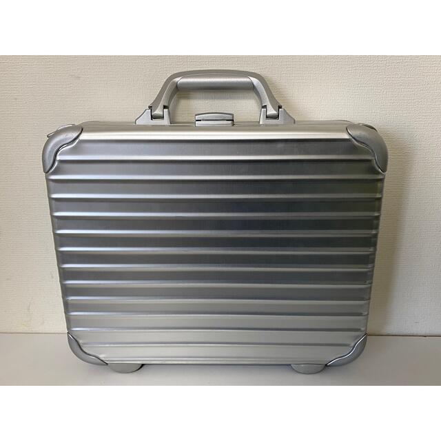 【激レア美品】RIMOWAリモワトパーズ A3スリムアタッシュ 日本未入荷モデル