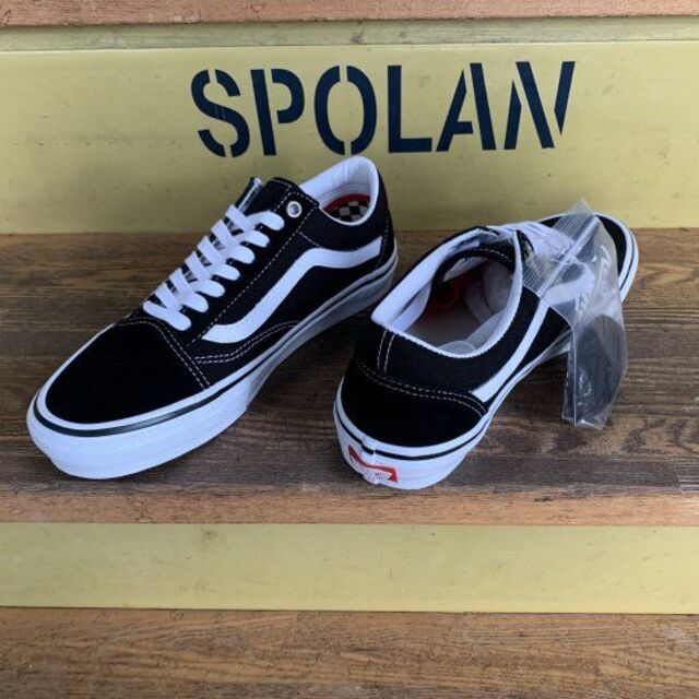 VANS(ヴァンズ)のVANS バンズ スケシュー【SKATE OLD SKOOL】黒/白 26cm スポーツ/アウトドアのスポーツ/アウトドア その他(スケートボード)の商品写真