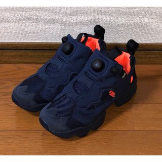 リーボック(Reebok)の美品 REEBOK INSTA PUMP FURY TECH 23cm 紺 og(スニーカー)