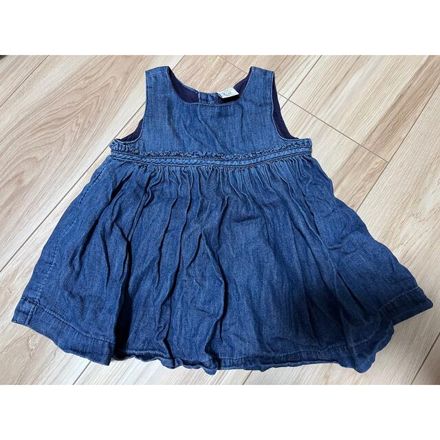 babyGAP(ベビーギャップ)のベビーギャップ　ワンピース　デニム　6-12 キッズ/ベビー/マタニティのベビー服(~85cm)(ワンピース)の商品写真