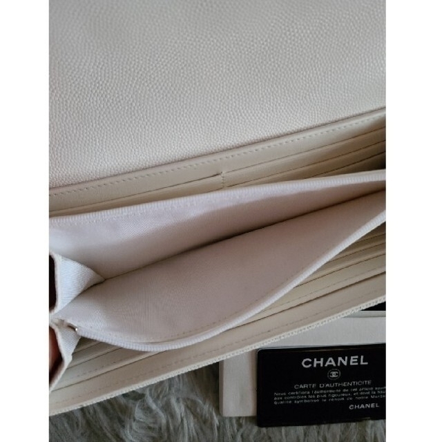 CHANEL(シャネル)の【極美品】シャネル フラップロングウォレット ホワイト レディースのファッション小物(財布)の商品写真