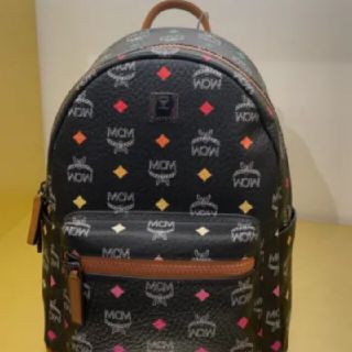 エムシーエム(MCM)のMCM　ロゴプリントバックパック(バッグパック/リュック)